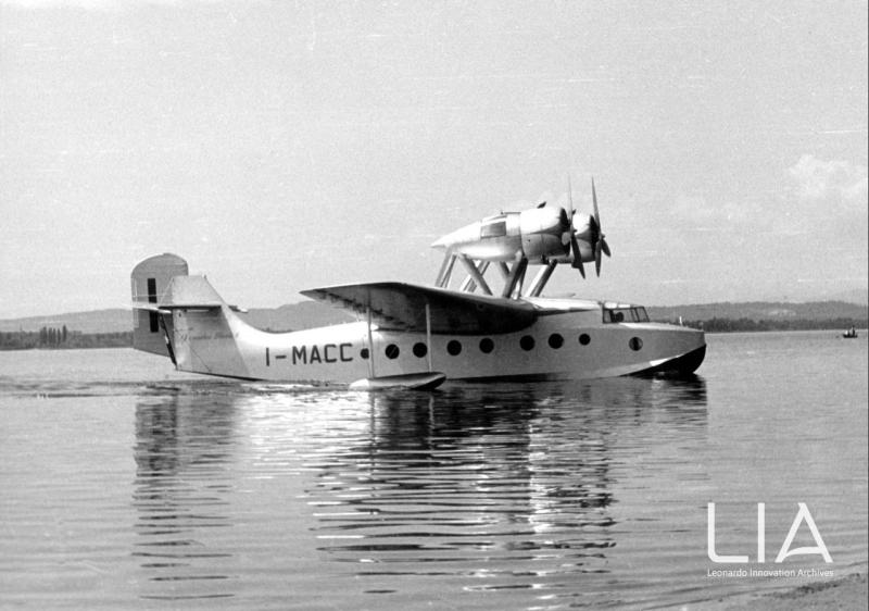 L’idrovolante MC.94 svolge le prove di collaudo sul lago di Varese, 1936