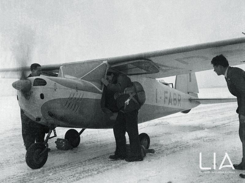 Il primo volo del prototipo dell’MB.308, in partenza dal campo innevato di Venegono, ai comandi il pilota collaudatore G. Carestiato, 1947