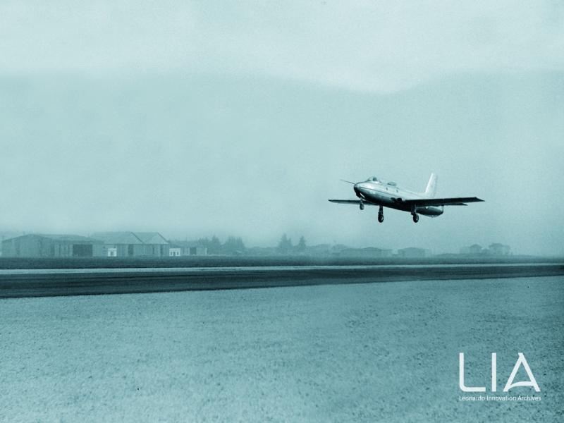 Il primo decollo del prototipo dell’addestratore MB.326 da Venegono, pilotato da Guido Carestiato, 10 dicembre 1957
