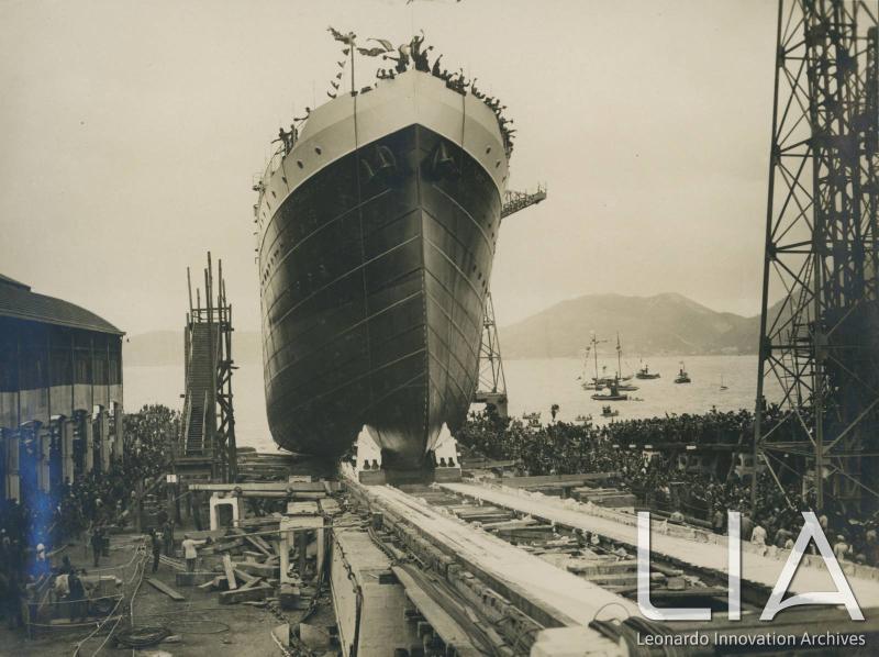 OTO - Varo del piroscafo Giuseppe Mazzini nel lato est dei Cantieri
