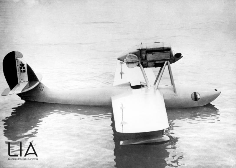 Aeronautica Macchi M.33 - Idrovolante da corsa sul lago di Varese