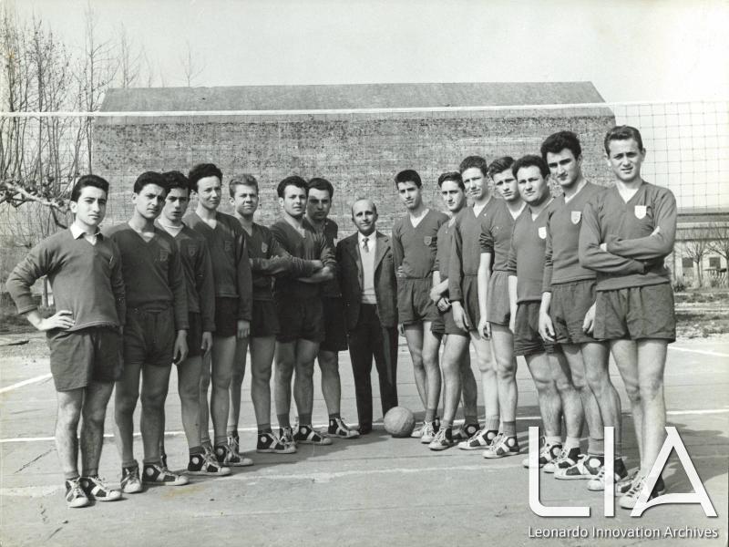 OTO - Allievi operai nel campo da pallavolo