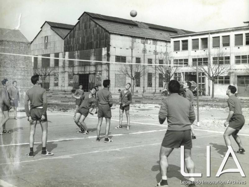 OTO - Allievi che giocano a pallavolo