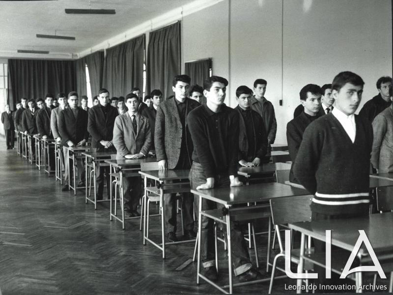 OTO - Allievi fotografati in classe
