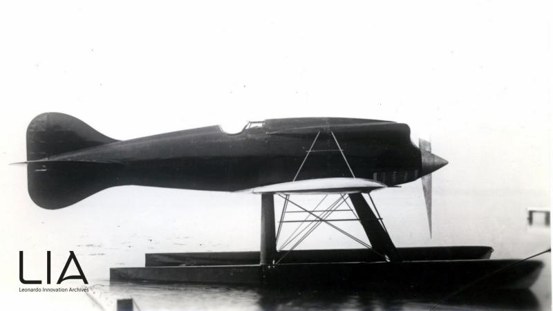 Aeronautica Macchi M.39 - Idrovolante da corsa sul lago di Varese.