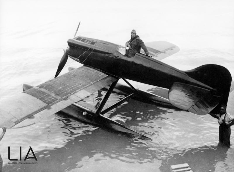 Aeronautica Macchi M.39 con Arturo Ferrarin ai comandi.