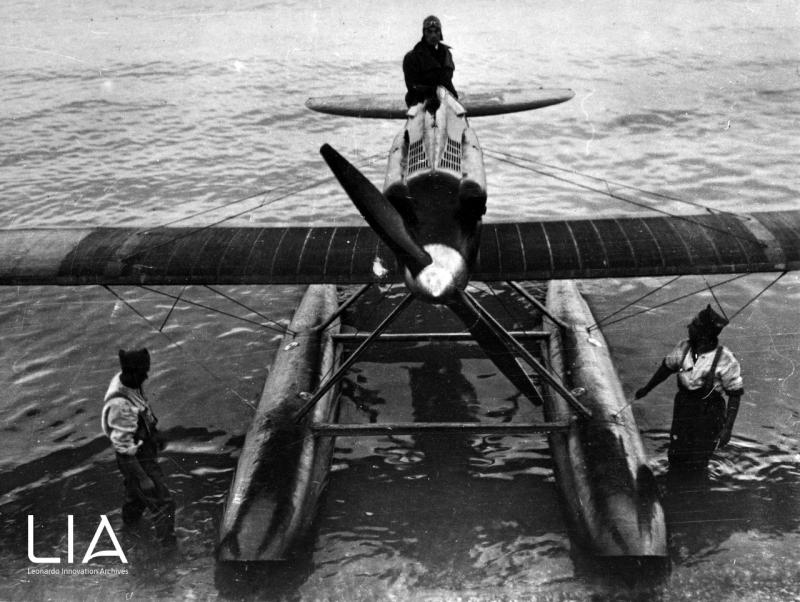Aeronautica Macchi M.39 con Arturo Ferrarin ai comandi.