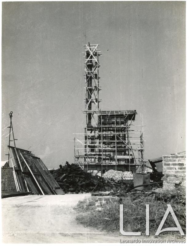 BMB - Edificio con ciminiera in ricostruzione (2)