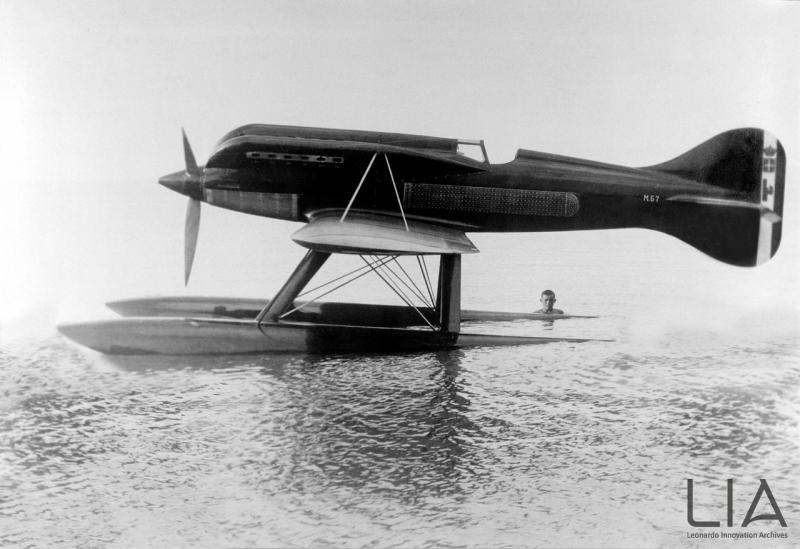 Idro M.67, probabilmente sul Lago di Varese.