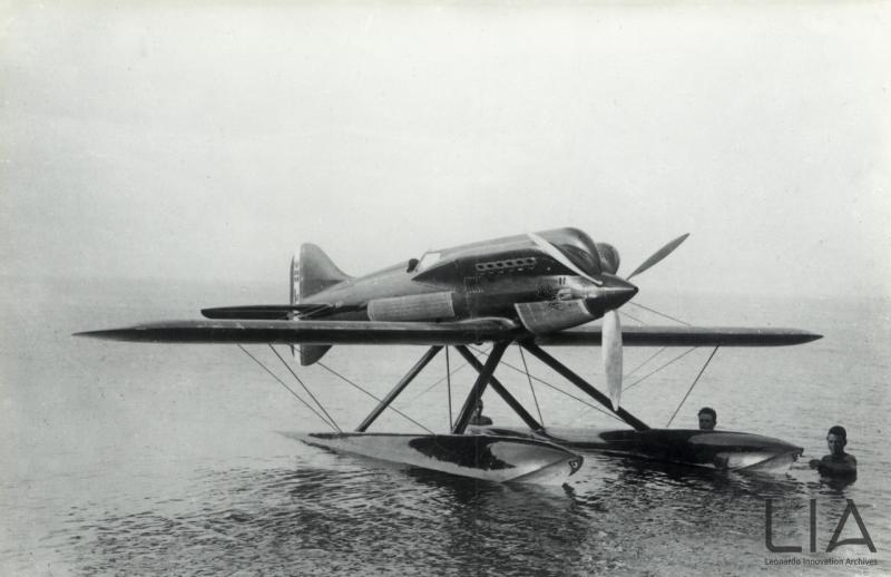 Idro M.67, probabilmente sul Lago di Varese.