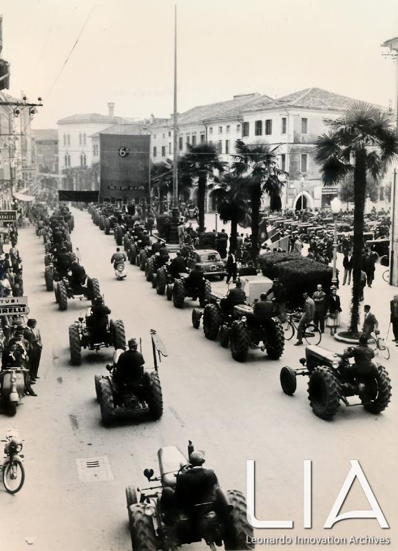 OTO - La sfilata in Corso Martiri della libertà