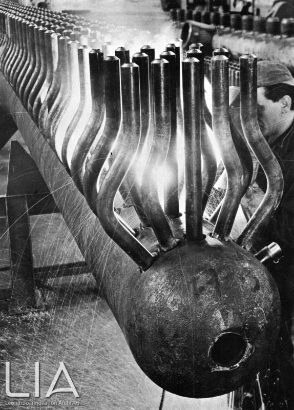 AMN Impianti Termici e Nucleari - lavorazione del collettore di un generatore di vapore per centrale termoelettrica