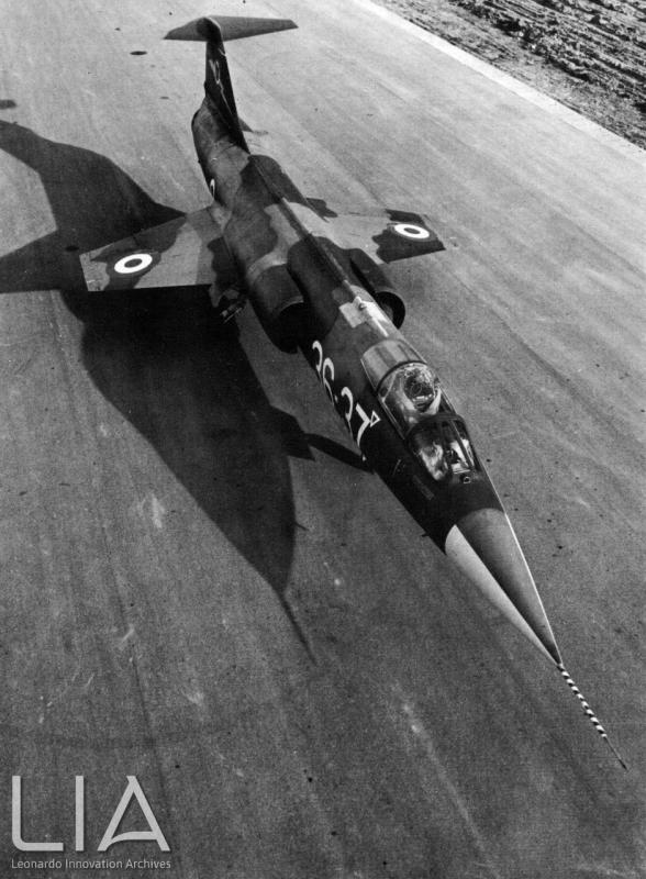 Aeritalia - F 104 S - caccia supersonico multimpiego in fase di decollo