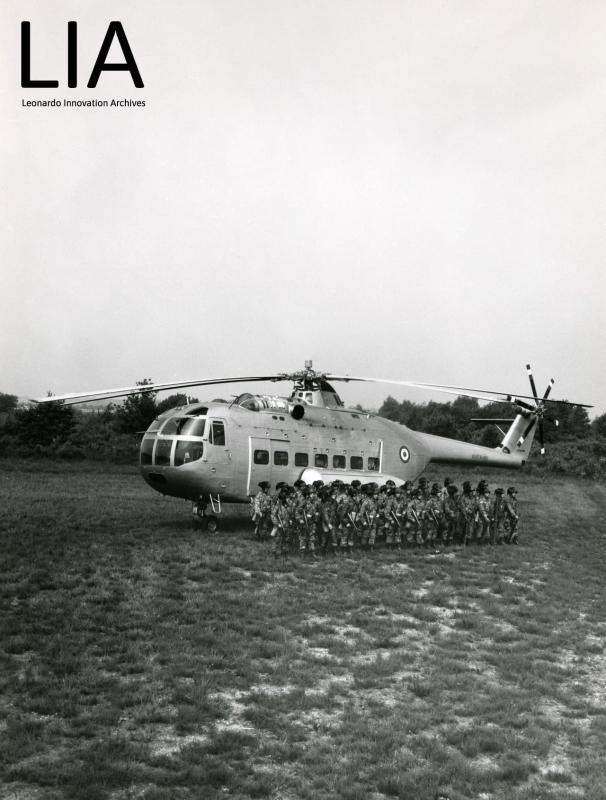 A101G - a terra per prove imbarco truppe esercito italiano