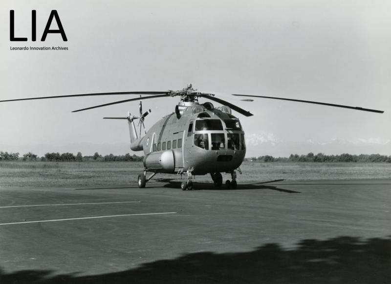 A101G- a terra - vista da tre quarti anteriore