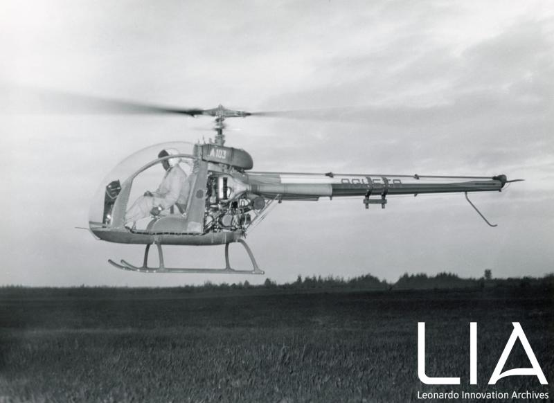 A103 - in volo - vista laterale