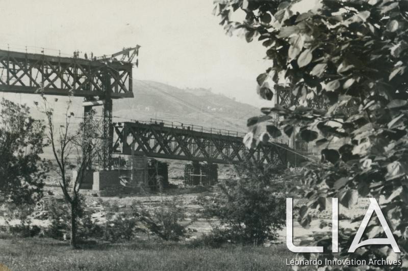 OTO - Veduta di travate in riparazione