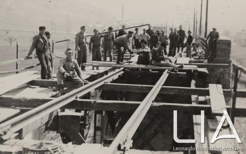 OTO - Addetti ai lavori sul ponte ferroviario in costruzione (2)