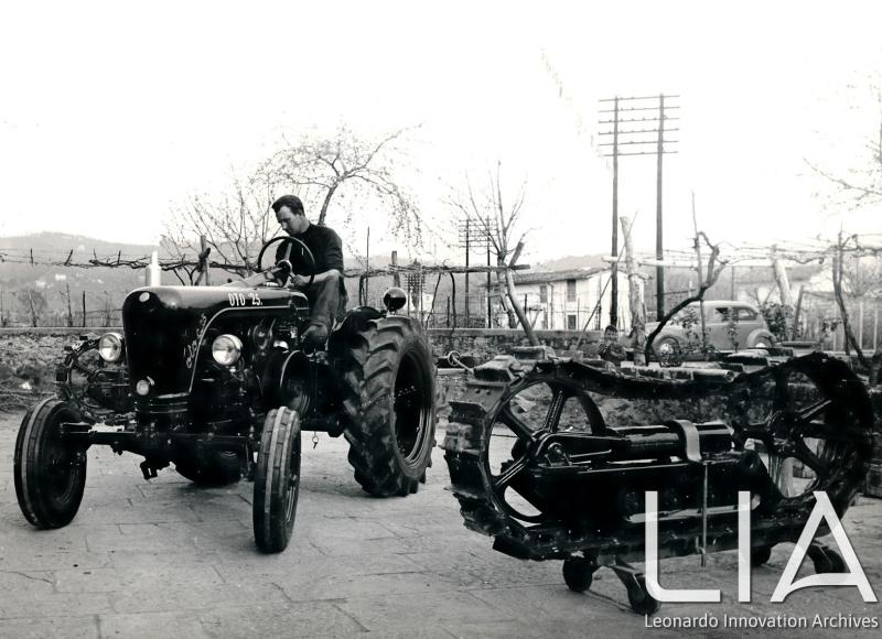 OTO - Trattore OTO C25 dopo il montaggio delle ruote