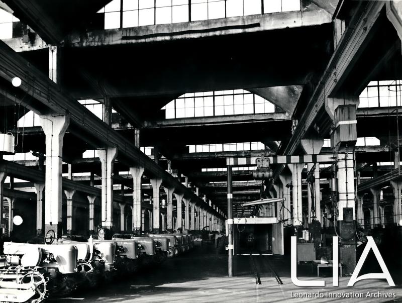 OTO - Trattori 25 cingolati in costruzione