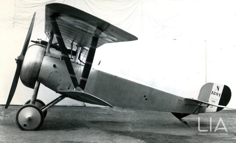 Un Ni. 17 con coccarde francesi