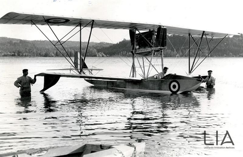 Il primo prototipo dell'idrovolante Macchi M.5 - prove di volo