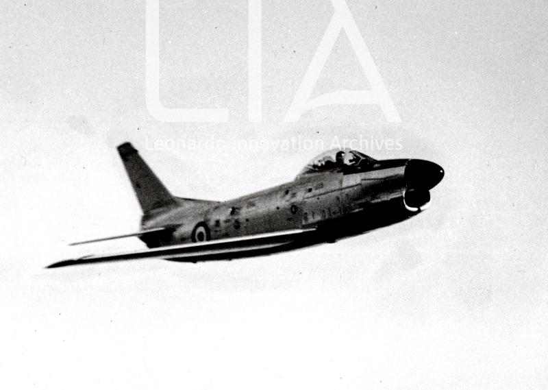 F86 in volo