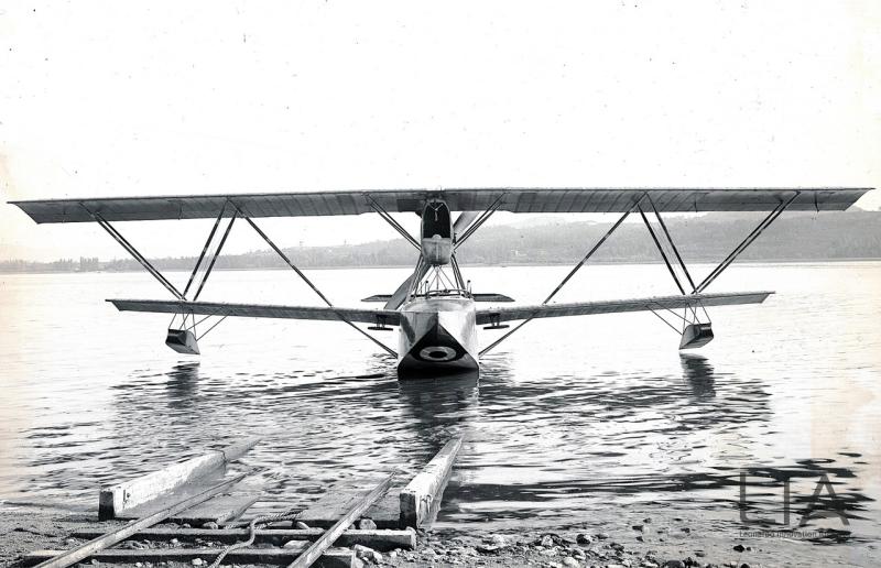 Nieuport Macchi - M.9 - sul Lago di Varese - vista frontale