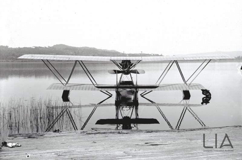 Nieuport Macchi - prototipo dell'M.12 sul lago di Varese - vista posteriore