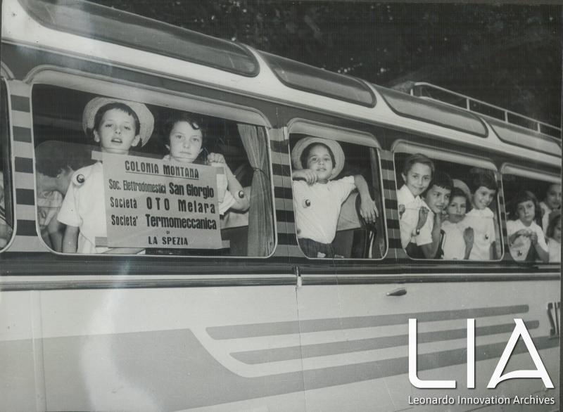 Bambini in partenza per la colonia montana