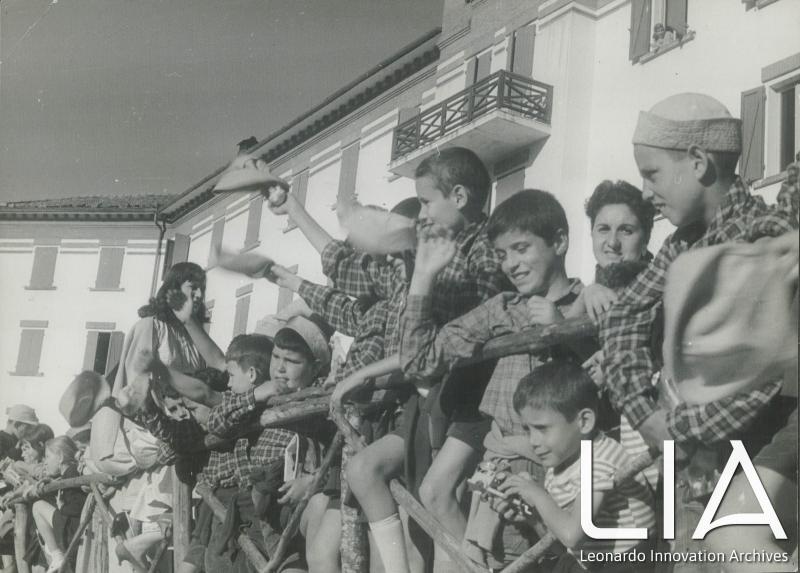 Saluti ai visitatori in arrivo