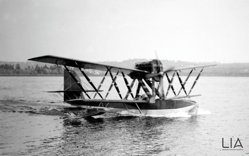 Nieuport Macchi - M.19  sul lago di Varese