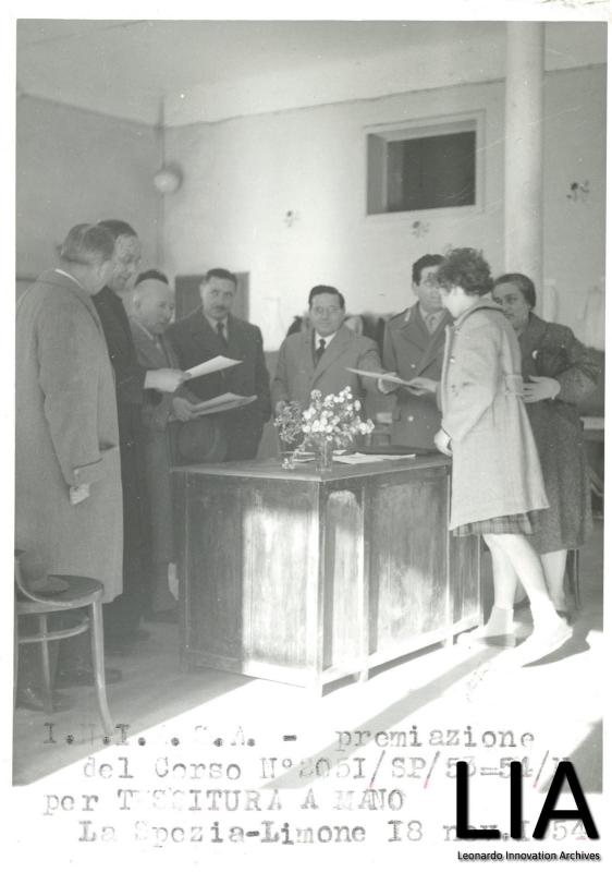 Premiazione del corso I.N.I.A.S.A. di tessitura a mano