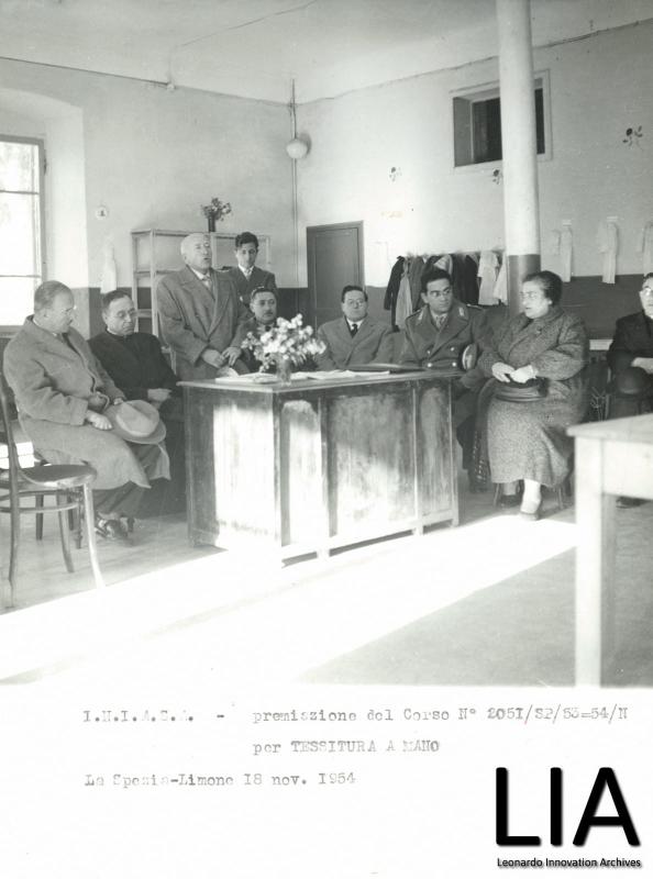 Premiazione del corso di tessitura I.N.I.A.S.A., giudici
