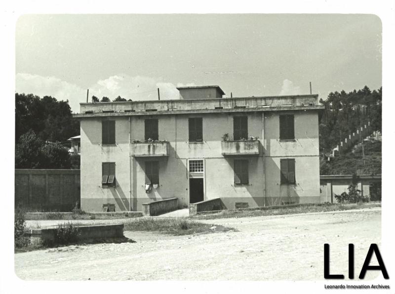 Vista frontale della palazzina ex-mensa