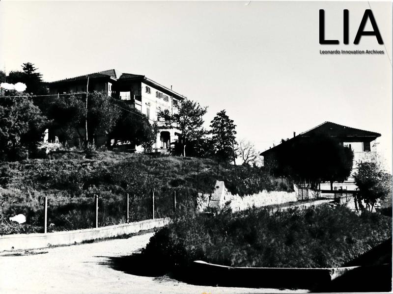 Vista della Casa del Direttore e della palazzina ex-scuole
