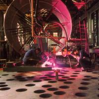 Ansaldo Meccanico Nucleare - interni del reattore della IV Centrale Enel di Caorso - piastra circolare del Core Support in acciaio inox