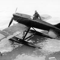 Aeronautica Macchi M.39 con Arturo Ferrarin ai comandi.