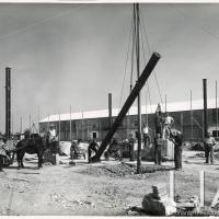 BMB - Operai al lavoro per la ricostruzione degli stabilimenti (2)