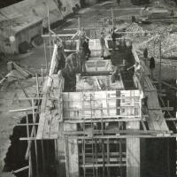 BMB - Cantiere di ricostruzione con bunker antiaereo sullo sfondo (2)