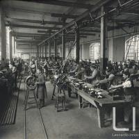 BMB - Veduta della sala di aggiustaggio del silurificio