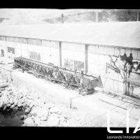 WASS - Operai sulla catapulta "Luigi Orlando" in costruzione