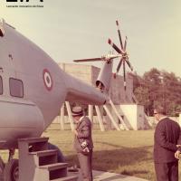A101G - a terra - il conte Domenico Agusta assiste ad un regolazione da parte di un tecnico