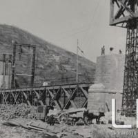 OTO - La V pila in riparazione e la VI travata in corso di montaggio