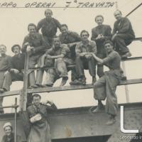 OTO - Gruppo di operai sulla VII travata