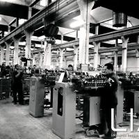 OTO - Operai al lavoro sui telai