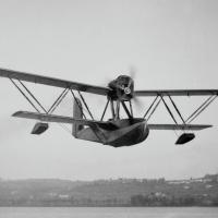 Nieuport Macchi - M.19  sul lago di Varese